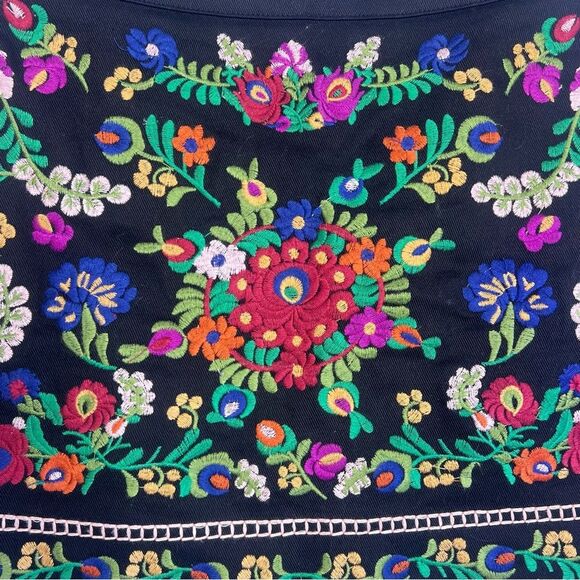 Her Entire Name Says Grace Black Embroidered Floral Mini Skirt Size Small - Picture 3 of 10